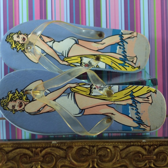 Marilyn Monroe Flip Flops - Picture 5 of 7